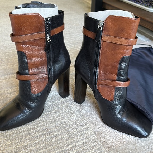 Authentic Prada boots - Picture 4 of 9